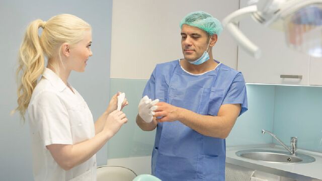 Office Obsession - contenu seins naturels