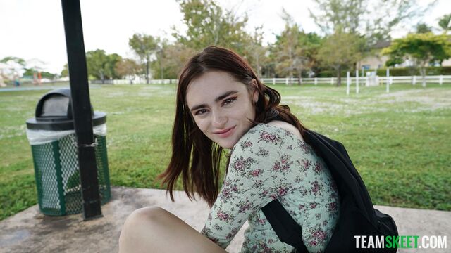 Pornographie seins de taille moyenne de l'éblouissante Reese 