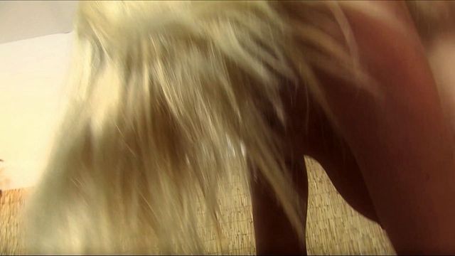 La golosa Michelle Thorne y Scott Lyons - adelanto de depilada - Perv Milfs And Teens