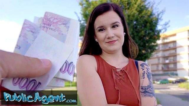 Erik Everhard e Martin Gun in film pornodiva di Public Agent