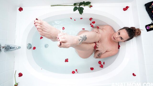 Chupando buceta pornografia com maravilhosa Bella Rossi do Anal Mom