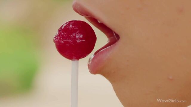 WOW Girls - escena de europa