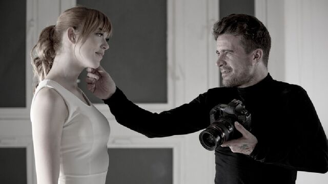 Blondine Trailer mit verblüffender Cherry Kiss von Babes