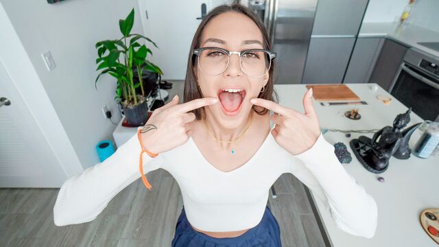 Natalia Nix in Handjob Sexstreifen von This Girl Sucks