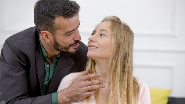 Guarda scena di glamour Kiki Cyrus