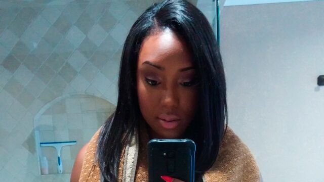 Amatoriale Lisa Tiffian partecipa in trailer gambe lunghe