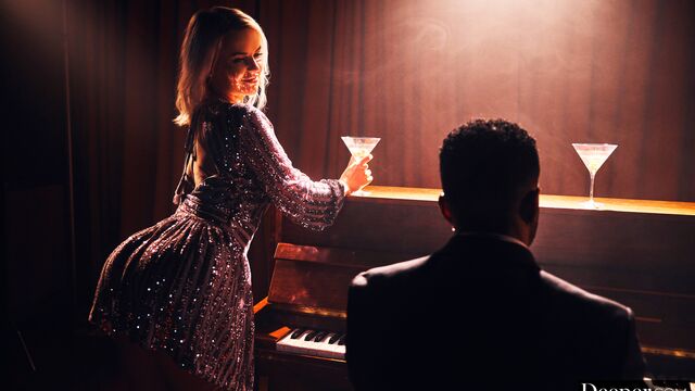 Clip cowgirl con appariscente Vic Marie di Deeper