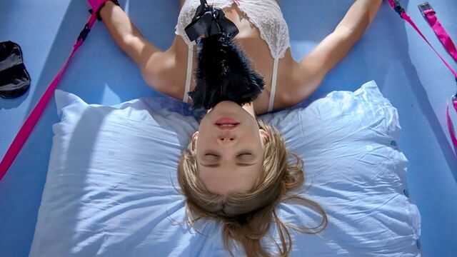 Regardez contenu x de l'insatiable  Paula Shy