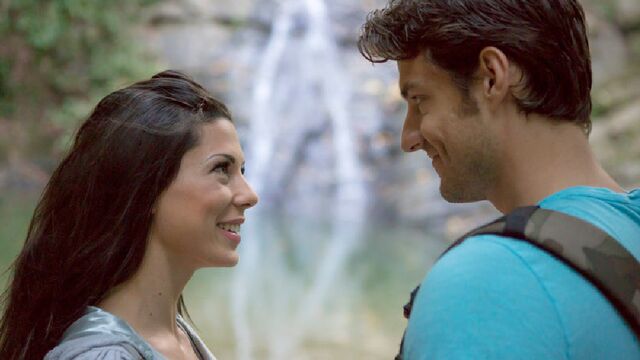 L'angélique Alexa Tomas en vedette dans séquence Sexe oral