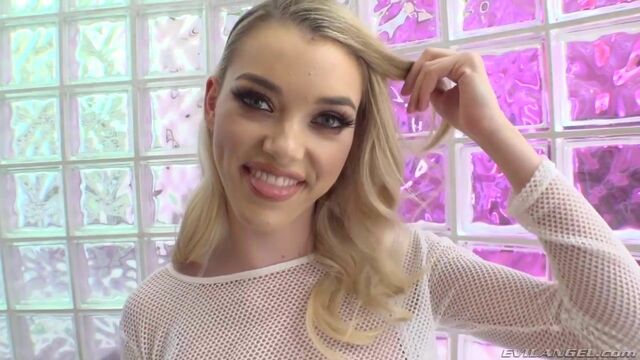 Assista sexo da indescritível Anny Aurora