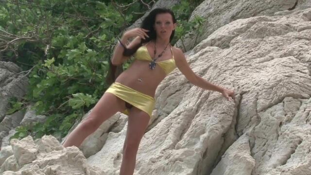 Xcoreclub presenta filmato solo con succosa