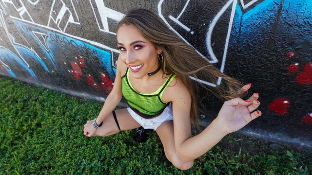 Acción con la ideal Mackenzie Mace con tetas naturales de POV Life