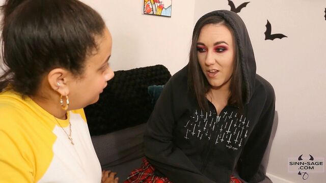 La sensual Sinn Sage - adelanto de lencería - Sinn Sage