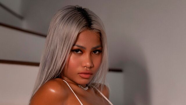 Sensual RiriQ - cabelo liso pornô - StasyQ