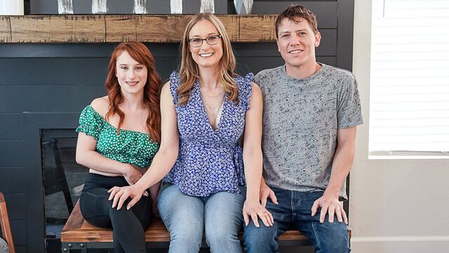 Entzückende Ophelia Kaan und Alice Marie in Kurvig Porno