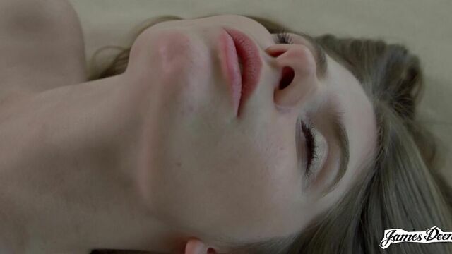 Mira toma con la exótica Alice March