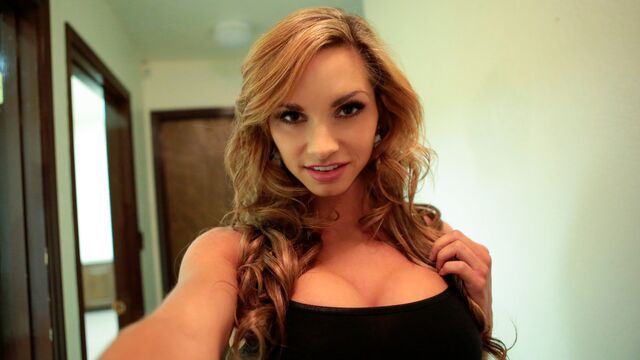 Teacher Fucks Teens presenta scena curvy con Ashley Sinclair