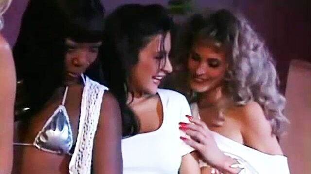 Clip de mamadas con Menage y Candy