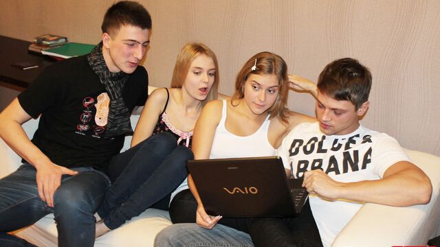 सुरीली  Chloe Blue और Meggy - दोगुण ब्लोजॉब क्लिप - Young Sex Parties